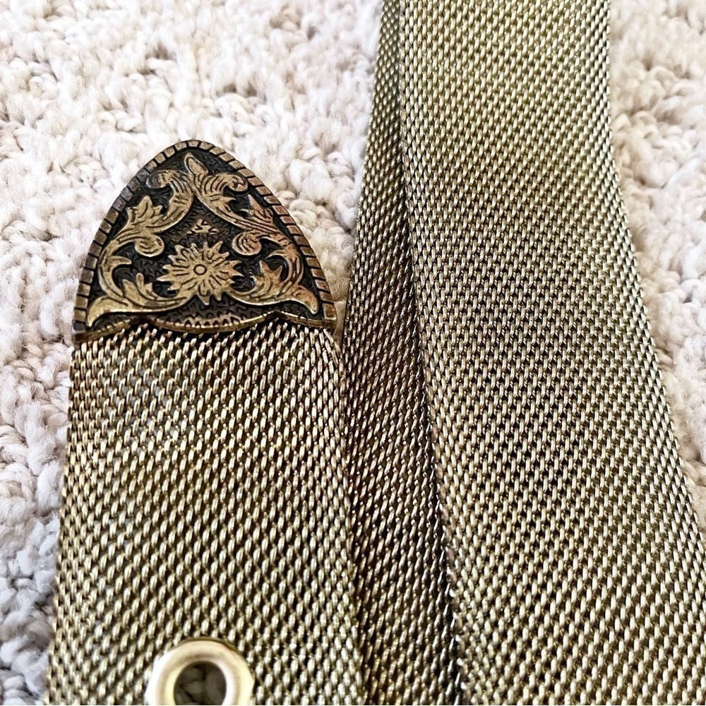 Gold Western Mesh Belt Womens Sz S/M Metallic Grommet Vintage 80s Tooled Floral - Picture 4 of 10